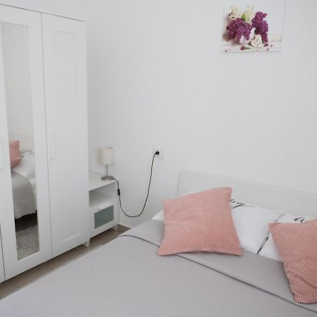 Apartments Solta Rogac Ngoại thất bức ảnh