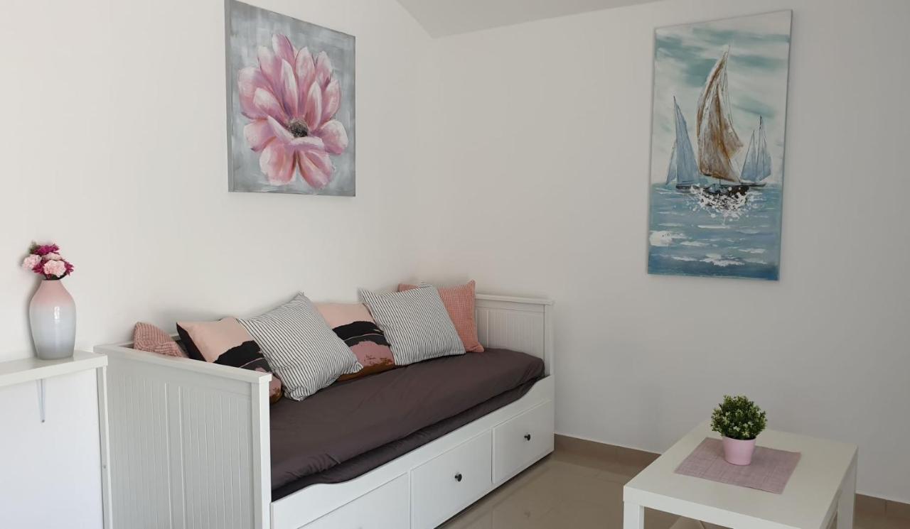 Apartments Solta Rogac Ngoại thất bức ảnh