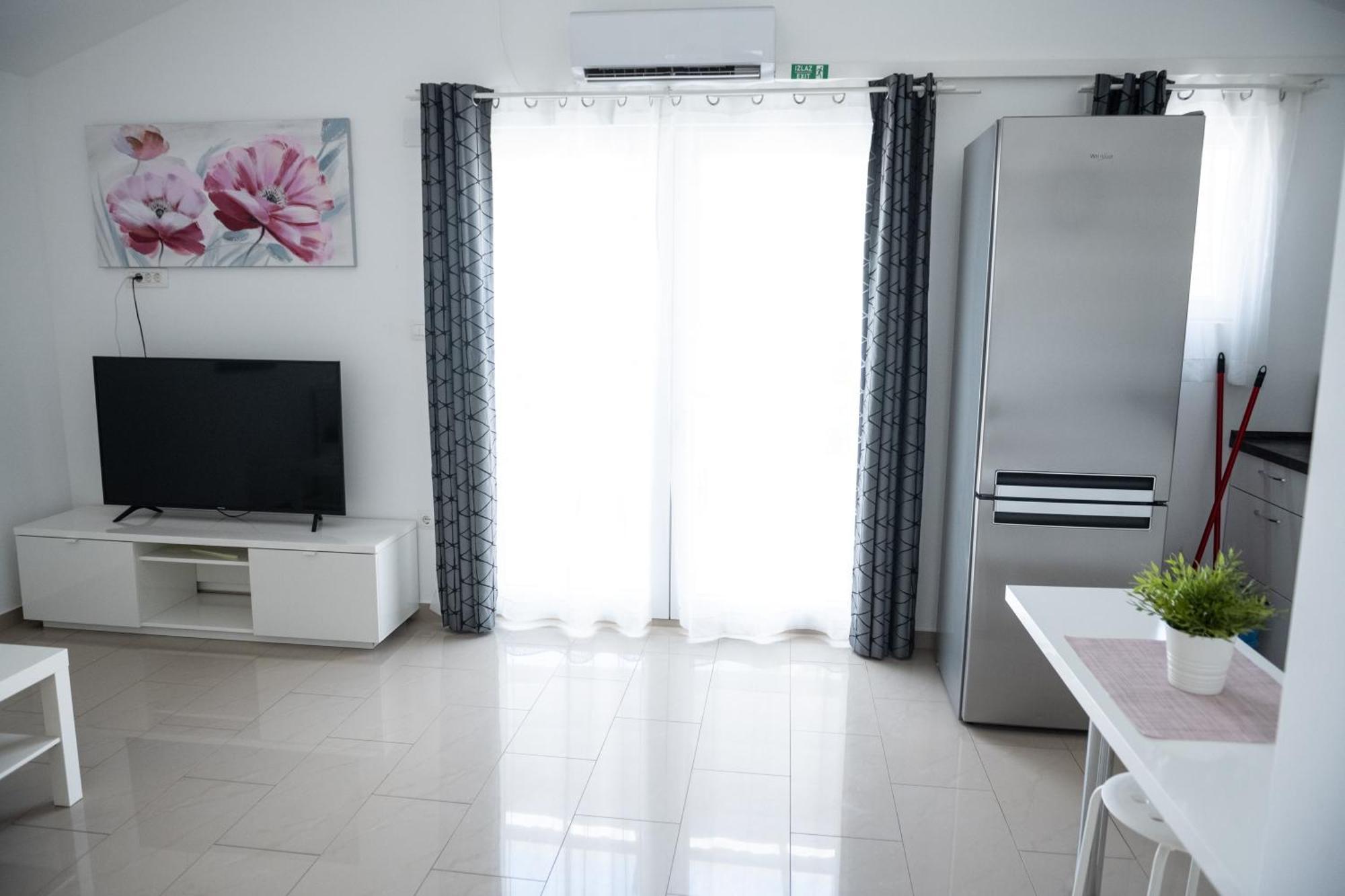 Apartments Solta Rogac Ngoại thất bức ảnh