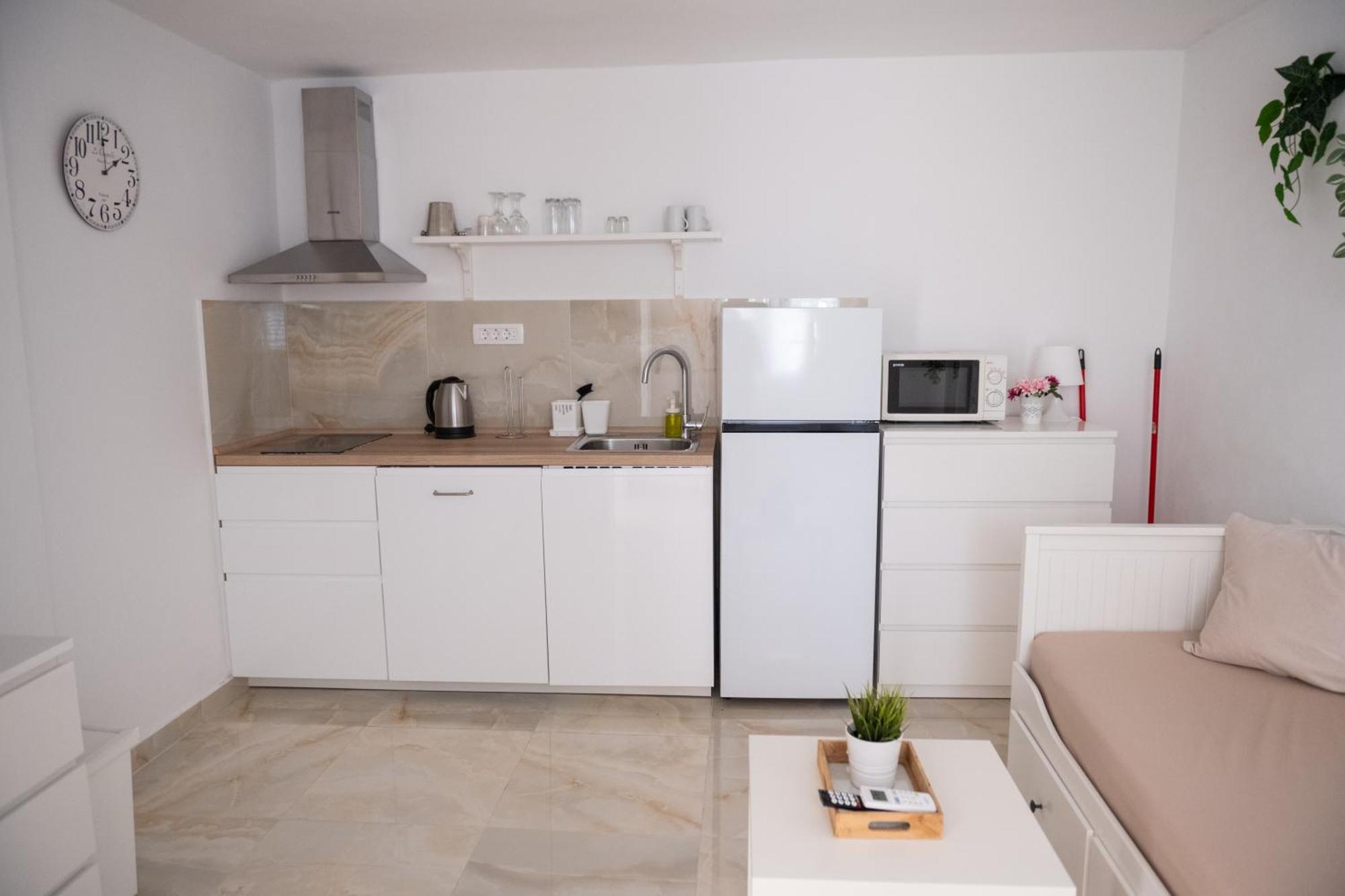 Apartments Solta Rogac Ngoại thất bức ảnh