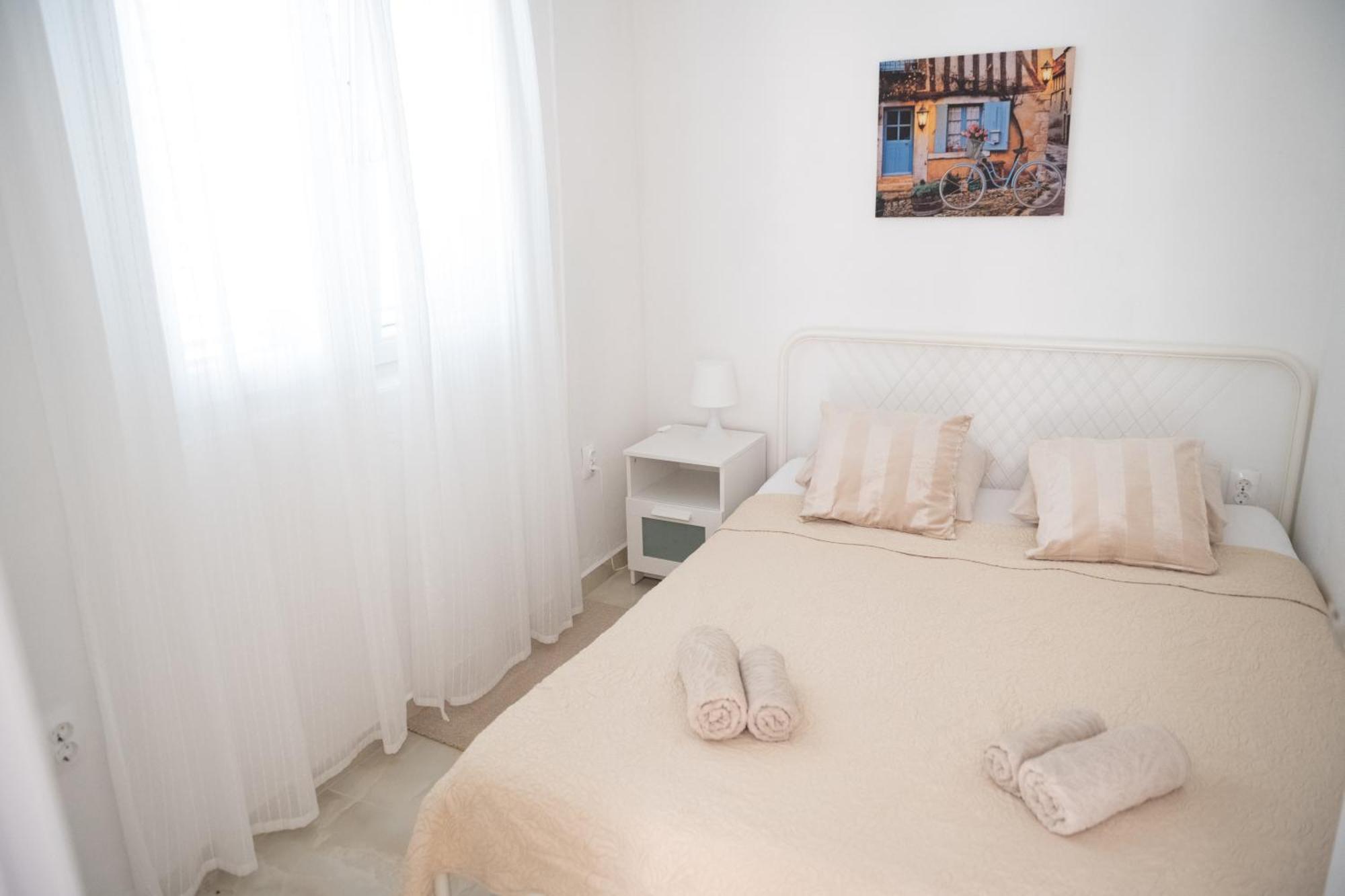 Apartments Solta Rogac Ngoại thất bức ảnh