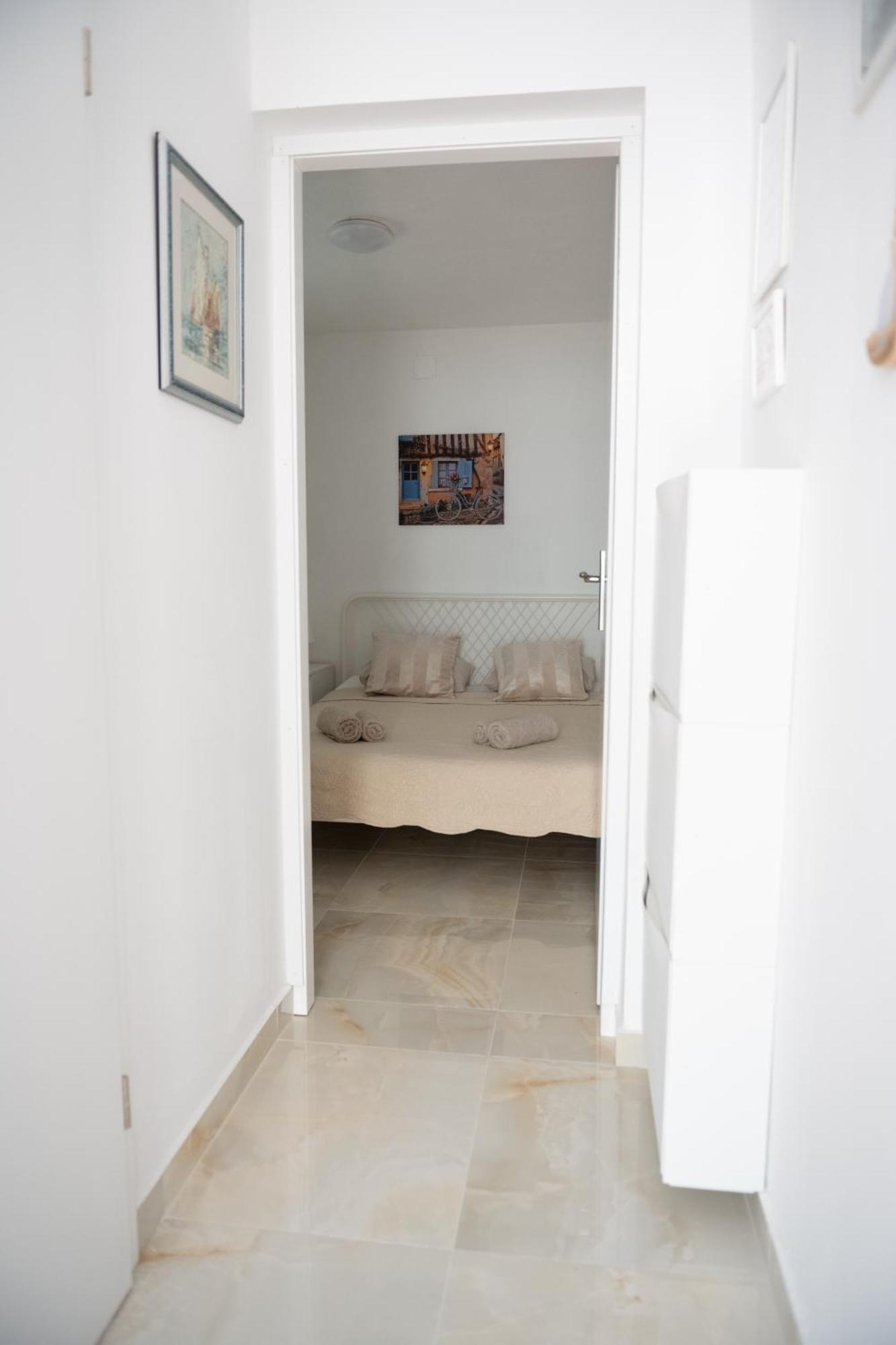 Apartments Solta Rogac Ngoại thất bức ảnh
