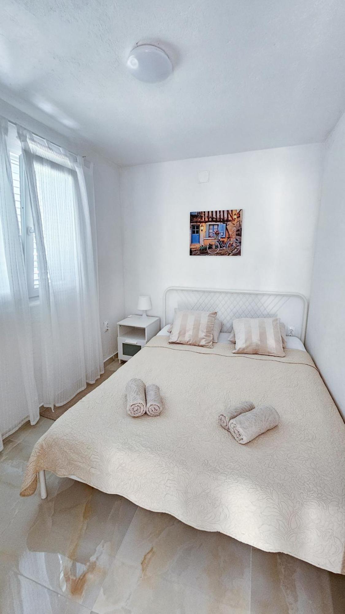 Apartments Solta Rogac Ngoại thất bức ảnh