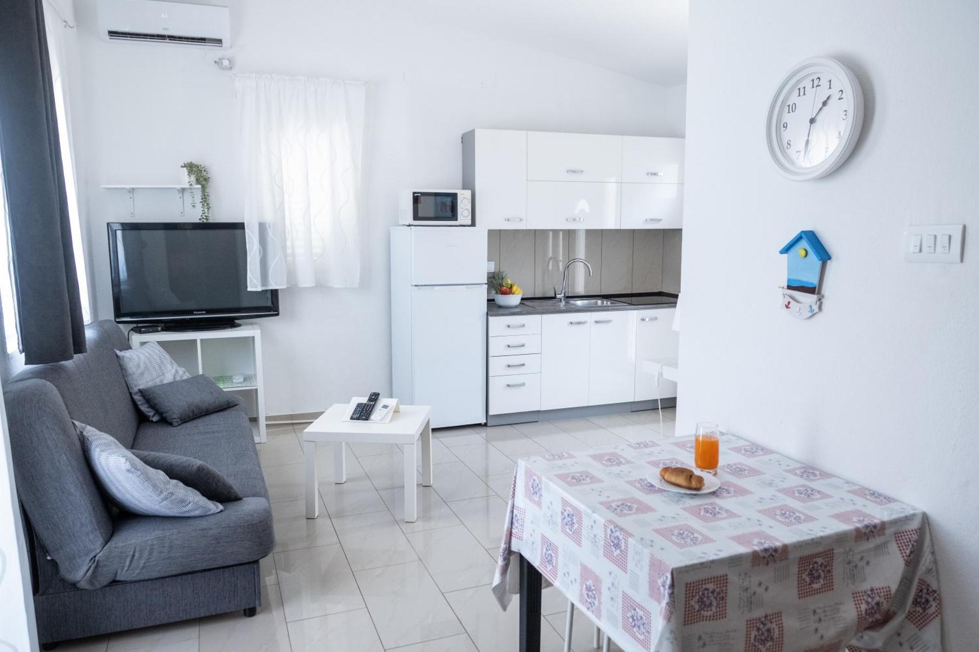 Apartments Solta Rogac Ngoại thất bức ảnh